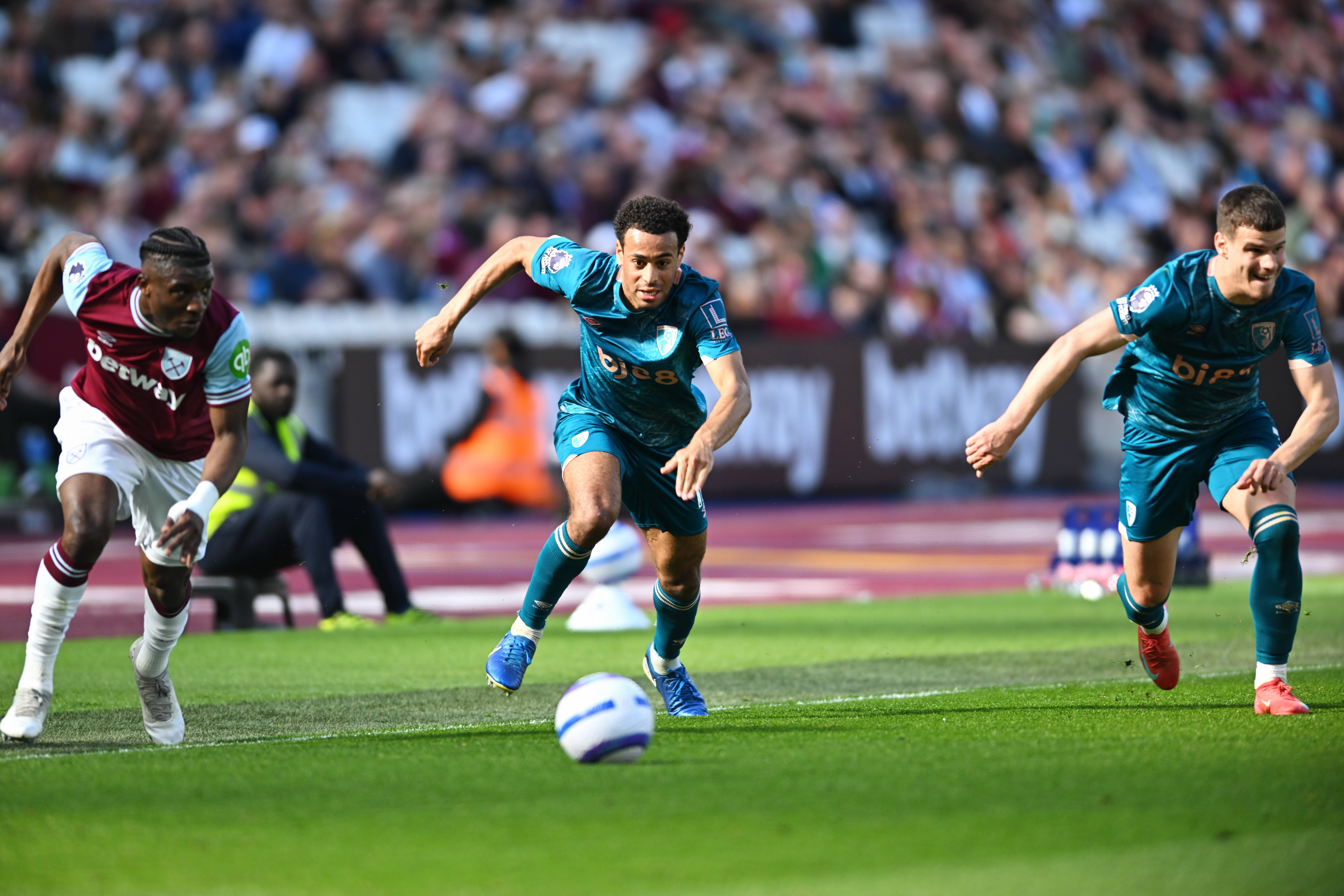 西汉姆联客场大胜伯恩茅斯，豪取三分