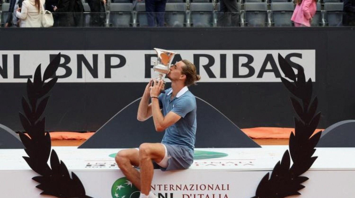 包含ATP总决赛轻取蒙特卡洛大师赛，兹维列夫带队取胜的词条