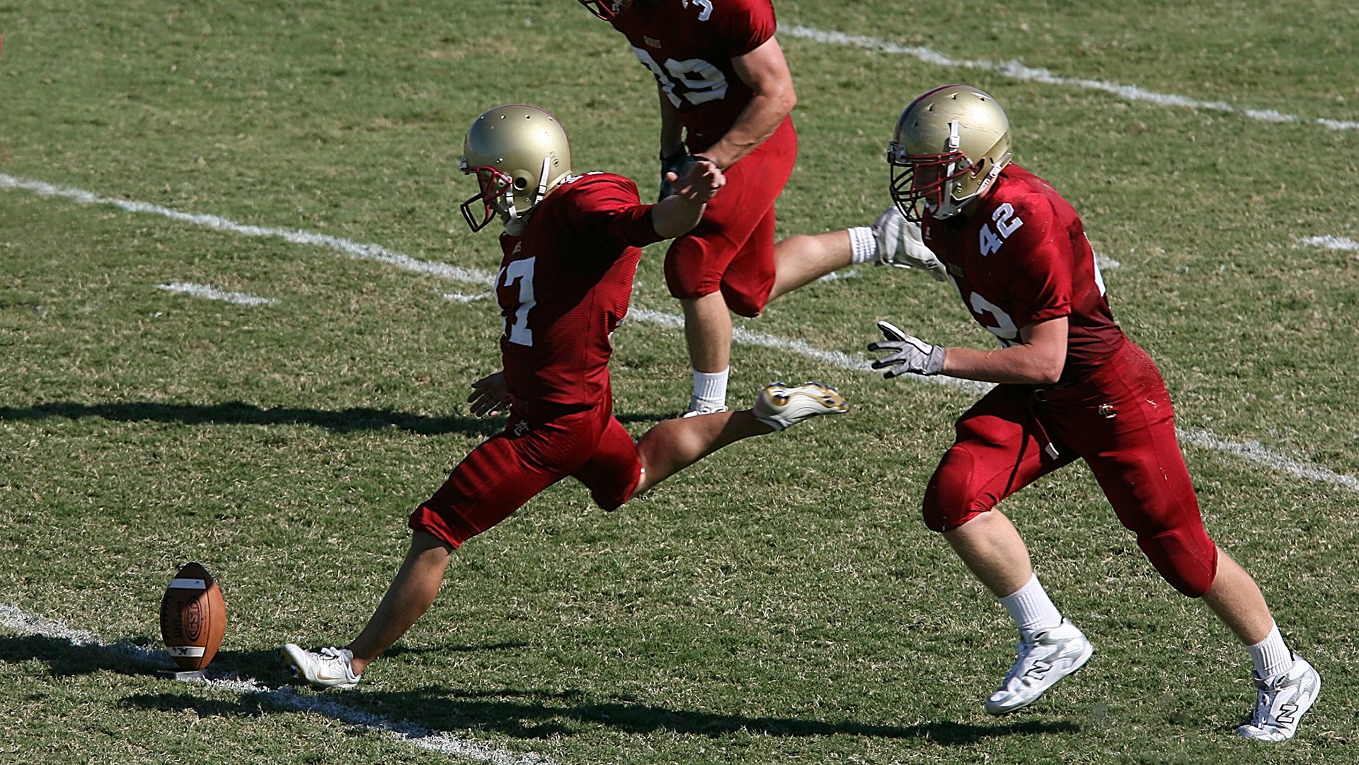 年度焦点之战,雨夜破冰,恩佐以肩为梯扛起全队前行