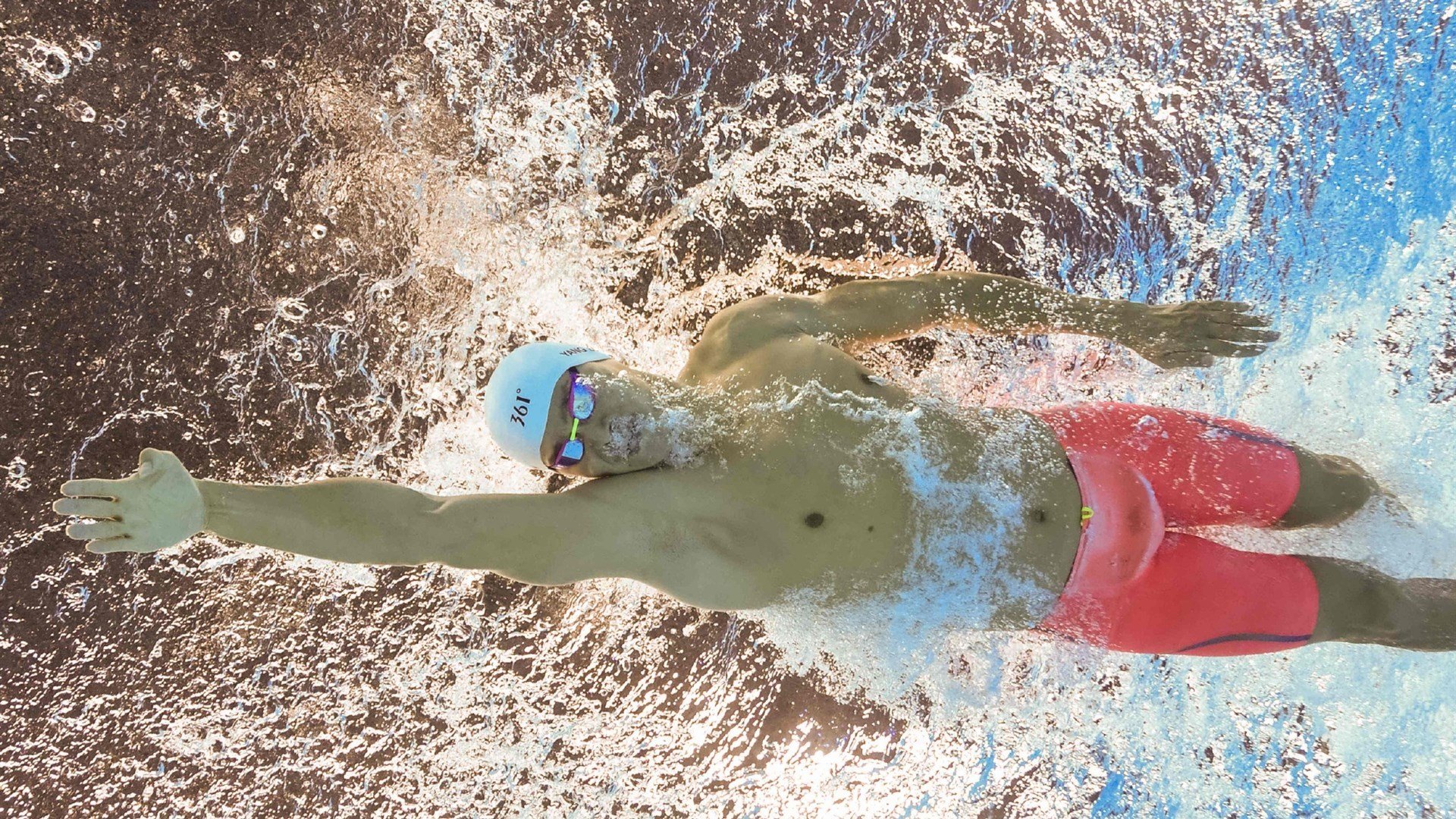 北欧铁骑撞碎铁壁，奥恰洛夫一球定江山—记瑞典队史诗级逆转与制胜瞬间