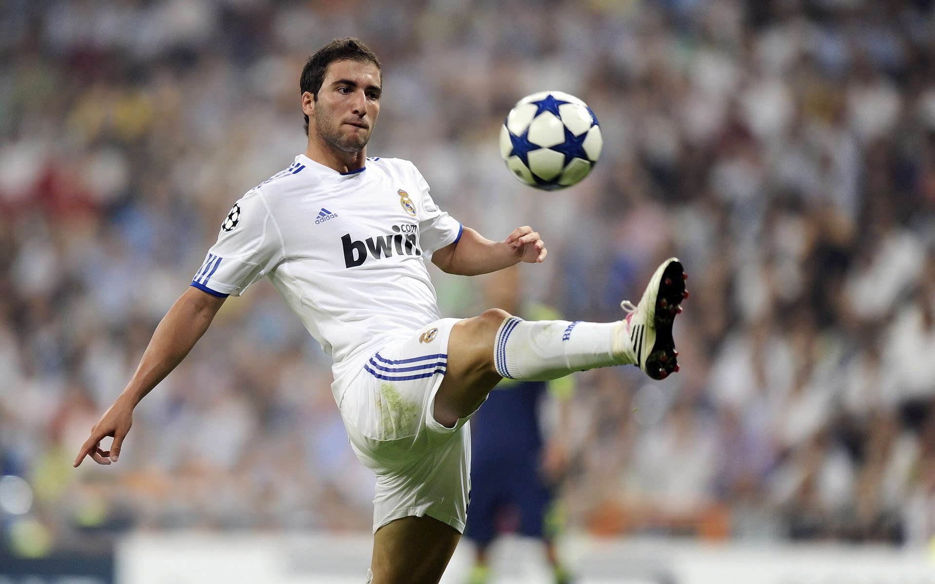 碾压之师与孤胆英雄,足球的冰与火之歌