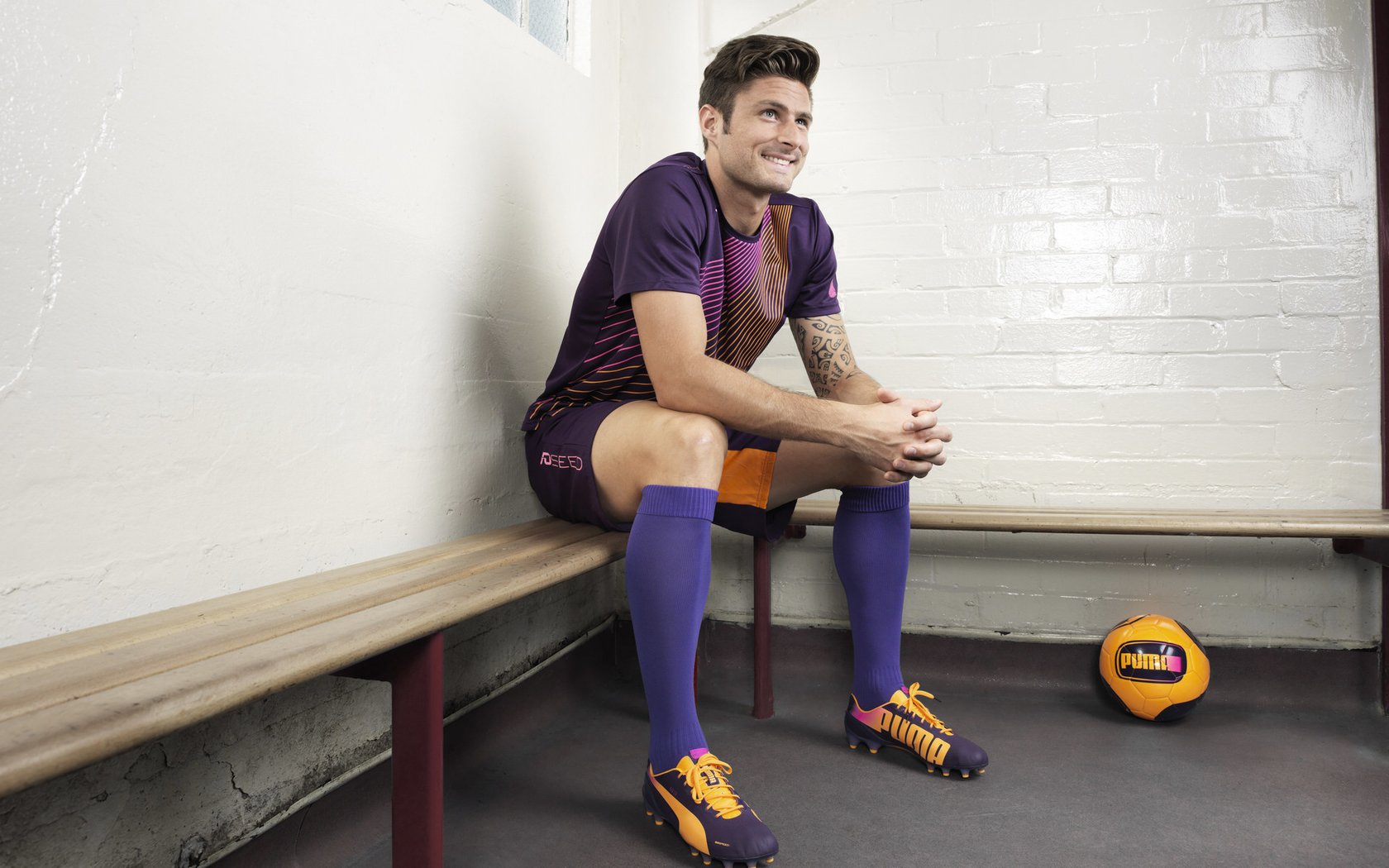 若日尼奥在斯德哥尔摩的雨中听见一声绝杀的回响