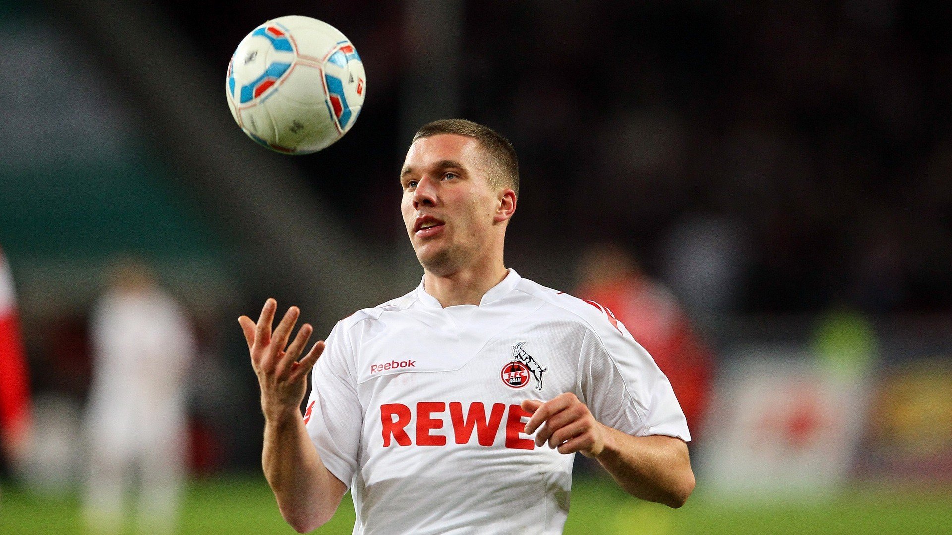 血色夕阳下的孤勇者，当塞维利亚的剑刺穿桑巴的舞，卡瓦哈尔用一场独舞定义不朽